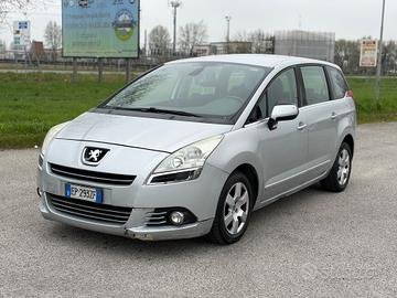 Peugeot 5008 1.6 diesel 2013 7 posti