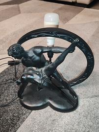 Lampadario scultoreo da tavolo in stile Art Déco c