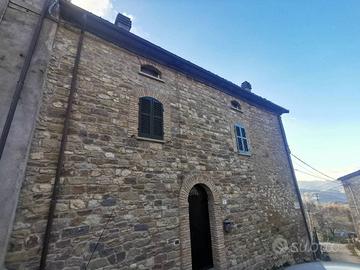 Rustico / Casale di 160 m² con 5 locali e box auto