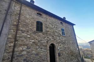 Rustico / Casale di 160 m² con 5 locali e box auto