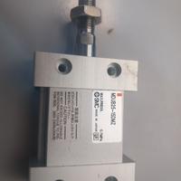 cilindro pneumatico a piastra doppio effetto SMC