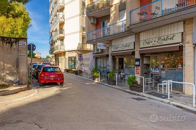 Locale Commerciale - Bari