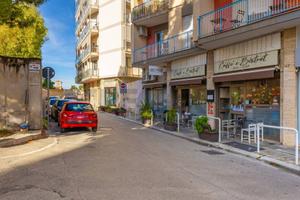 Locale Commerciale - Bari