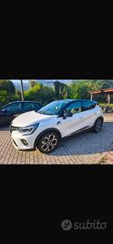 Captur Plug-in Hybrid E- Tech 160 CV Intens