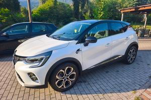 Captur Plug-in Hybrid E- Tech 160 CV Intens