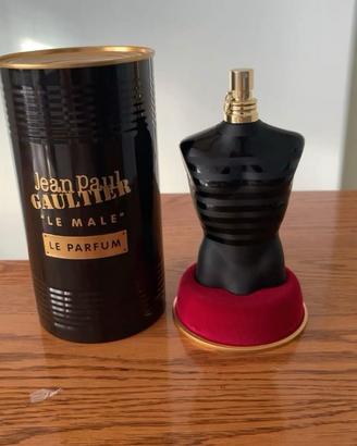 profumo Le Mâle di Jean-Paul Gaultier.