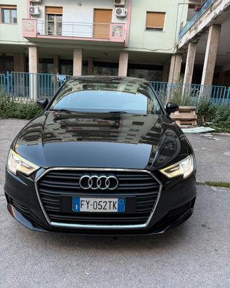AUDI A3 TDI 116 CV S Tronic Business