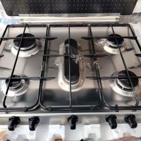 piano cottura Gas 5 fuochi
