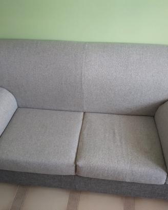 divano  2 posti .lungo .1.50 lungo 