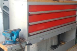 Allestimento officina mobile per furgone con scaff