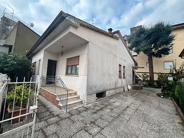 San Giovanni Lupatoto centro: casa singola con cor