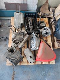 blocco di ricambi varie moto