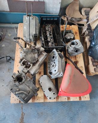 blocco di ricambi varie moto