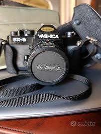 Fotocamera Yashica FX3 e accessori