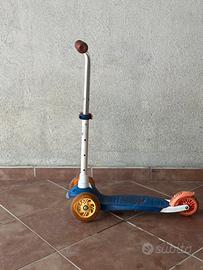 Monopattino bambino con 2 ruote anteriori