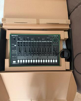Roland Tr 8
