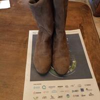 stivaletti scamosciati