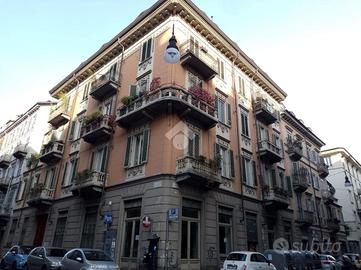 NEGOZIO A TORINO