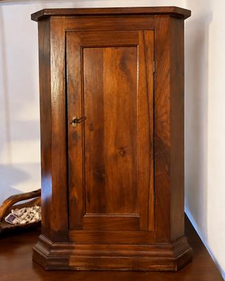 Angoliera vintage in legno – mobile d’angolo
