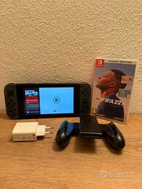 Nintendo Switch edizione Monster Hunter e Fifa 22