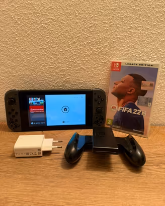 Nintendo Switch edizione Monster Hunter e Fifa 22