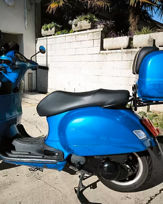 Vespa 300 GTS FULL OPTIONAL 12.000 km anno 2017