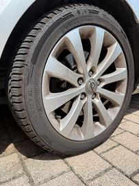 N.4 gomme 4stagioni come nuove + 4 ruote complete