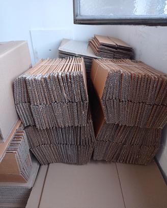 Stock scatole di cartone diverse misure