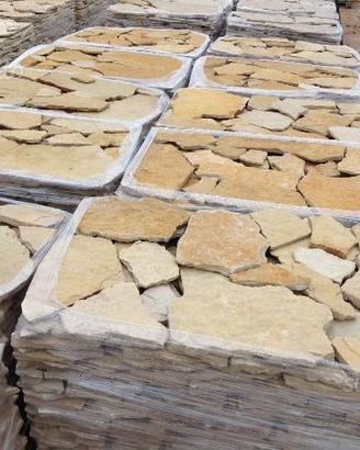 Pietre naturali antiche e riprodotto