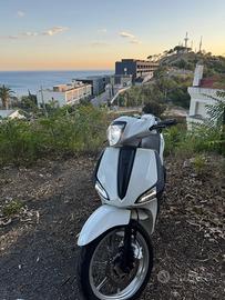 Liberty 125 ABS 2022