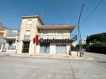 Indipendente con giardino dependance e garage