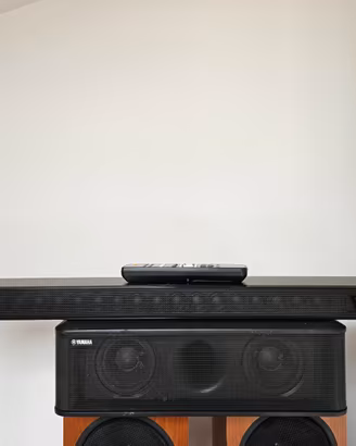 Yamaha YSP-2200 – Soundbar 7.1, Sub e Telecomando
