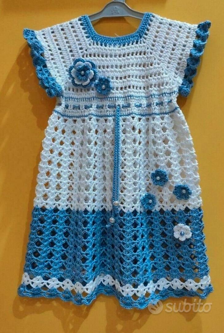 Vestitino bimba fatto a mano all'uncinetto azzurro Tutto per i