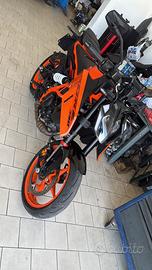 KTM DUKE 390