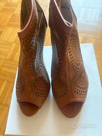 Tronchetti spuntati in ecopelle marrone