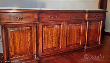 Credenza in legno massiccio con piano in marmo