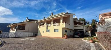 VILLA SINGOLA A ALATRI
