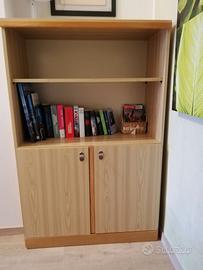 Mobile con libreria in legno