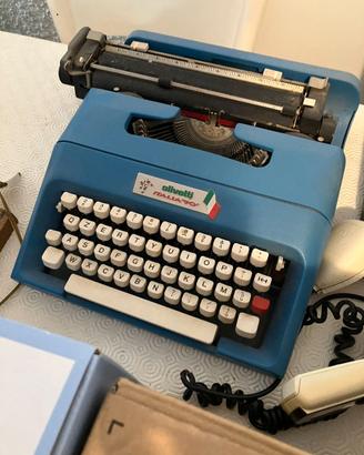 Macchina da scrivere Olivetti Italia '90