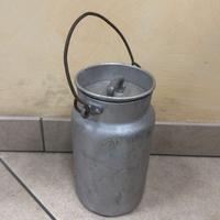 Bidone del latte - vaso da latte