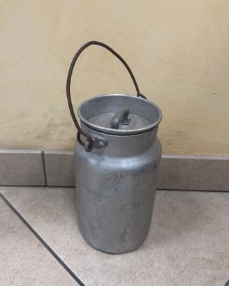 Bidone del latte - vaso da latte