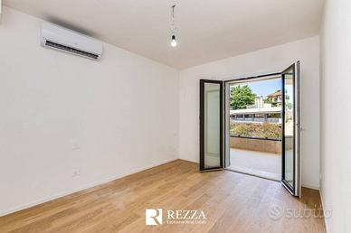 Appartamento di 177 m² con 4 locali e box auto a R