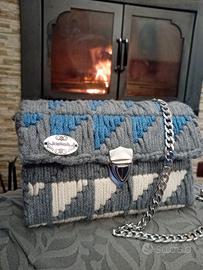 Pochette grigia