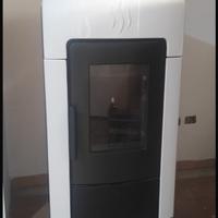 STUFA A PELLET EXTRAFLAME DIADEMA 28,4 KW ACS IDRO