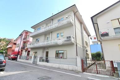 4 LOCALI A CAORLE
