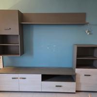 mobile sala e tavolo con 4 sedie