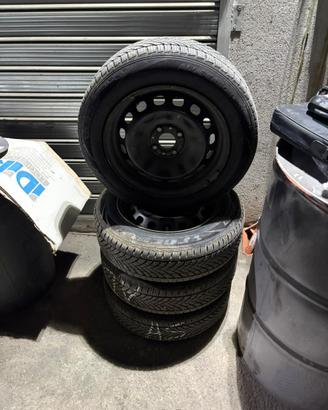 Pneumatici 175/65r15 4 stagioni