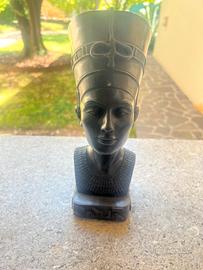 Nefertiti famosa per la sua bellezza