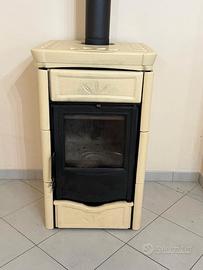 STUFA A LEGNA NORDICA MODELLO NICOLETTA