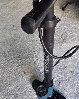 Pompa bici ad alta pressione – FLOWINE con manomet